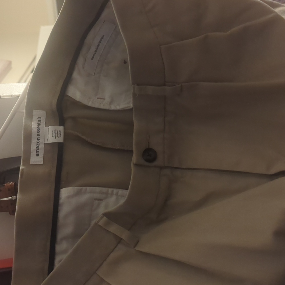 Men's Amazon Essentials Khaki Pants